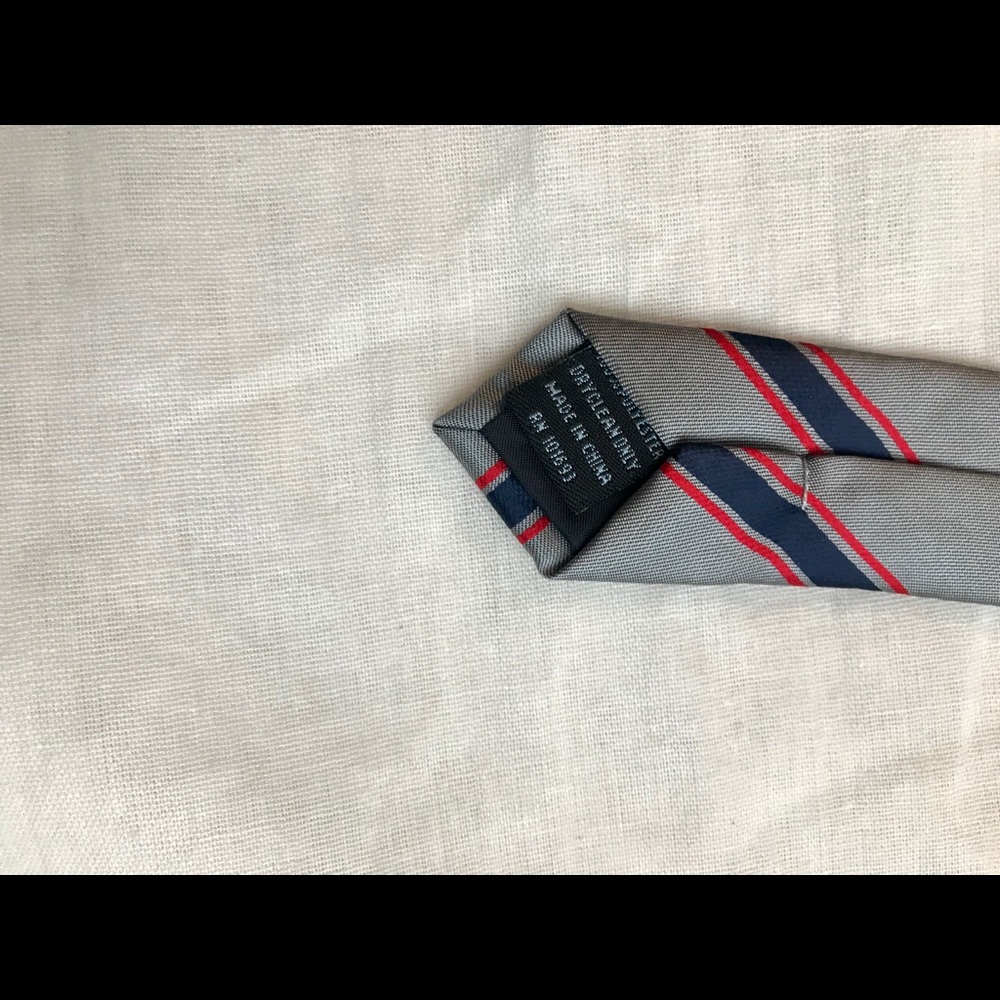 Atlanta Hawks Tie - Picture 4 of 4